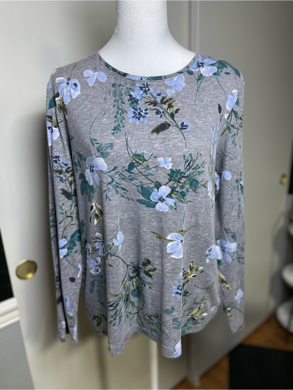 croft & barrow Gray Floral Long-Sleeve Tee with Blue Accents